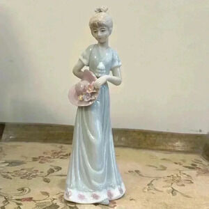 Gifts by House of Lloyd, Garden Party figurine
